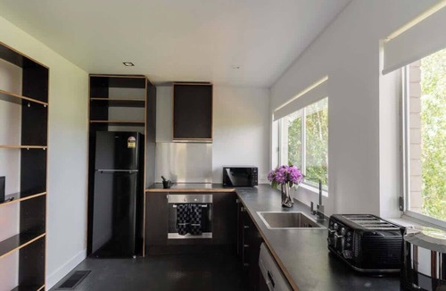 Launceston CBD House | Launceston Cottage Charming 3 bedroom home