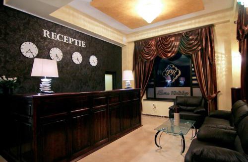 Chiscani Hotel | Laura Holiday
