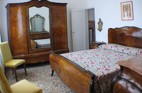 Castello Apartment | Laura