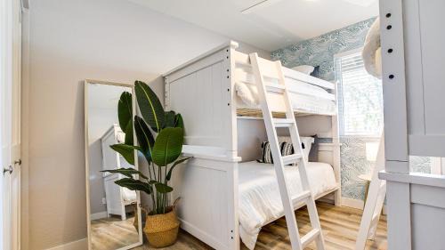 Gilbert House | Laurel Gilbert
