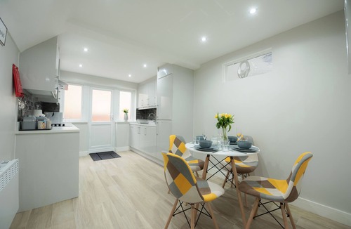 Reading Apartment | Laurel House