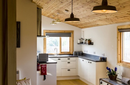 St. Florence Apartment | Laurel Lodge - Log Cabin - St Florence
