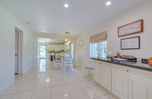 Floral City House | 'Laurel on the Lakes' Floral City Escape w/Canoe!