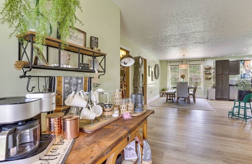 Laurelville House | Laurelville Home w/Hot Tub & Fire Pit