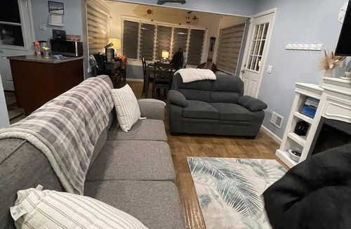 Lavallette House | Lavallette Bay view 6 large bedrooms New AC pet friendly 4 beach badges