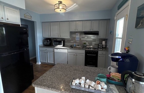 Lavallette House | Lavallette Bay view 6 large bedrooms New AC pet friendly 4 beach badges