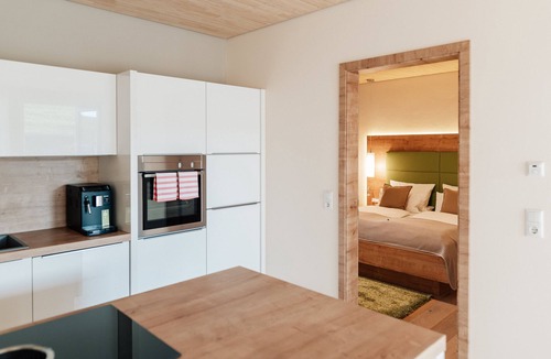 Neualbenreuth Apartment | Lavendelwohnung mit kuschliger Wohnküche