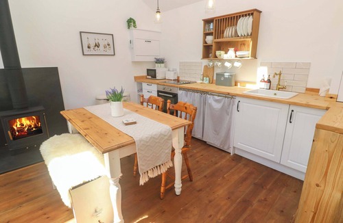 Mabe Cottage | LAVENDER COTTAGE, pet friendly, character holiday cottage in Helston