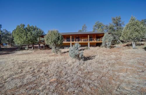 Pine House | 'Lavender Lodge' Mountain-View Pine Cabin w/Deck