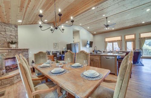 Pine House | 'Lavender Lodge' Mountain-View Pine Cabin w/Deck