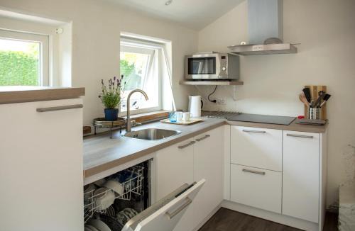 Achthuizen Apartment | Lavender Lodge