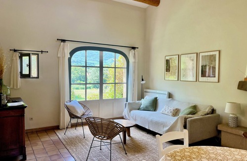 Cereste House | Lavender, Luberon view, pool, air-conditioning : Villa Mas des Lavandes 2 BR. 4*