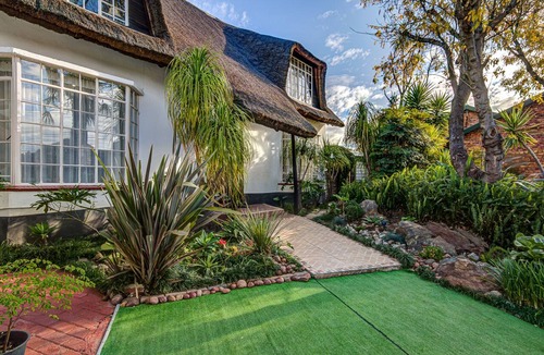 Kempton Park Apartment | Lavender Villa - a little bit of nature in town