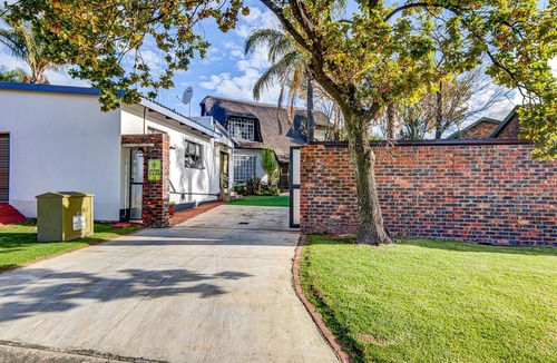 Kempton Park Apartment | Lavender Villa - a little bit of nature in town