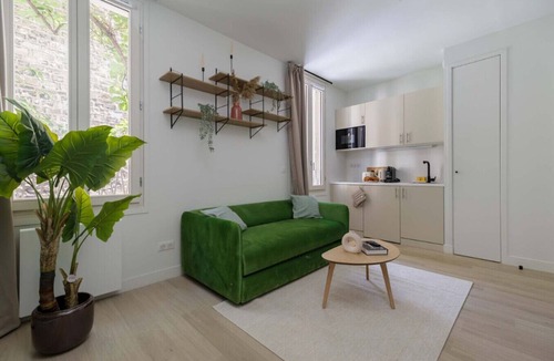 Epinettes Apartment | Lavie Maison : Studio Close to Montmartre