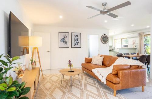 Mermaid Waters House | Lavish 4BD Waterfront Family Escape!