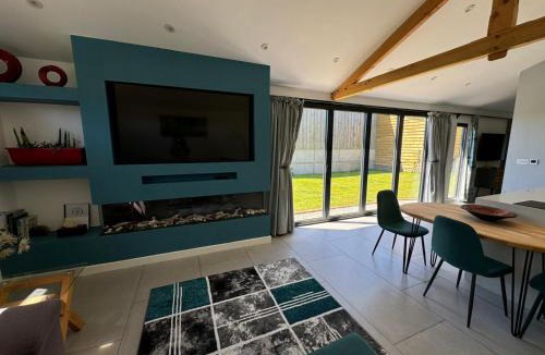 Bridport Ski Chalet | Lavish Dorset countryside retreat