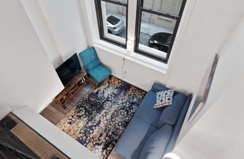 Downtown Cincinnati Apartment | Lavish Downtown Condo with Rooftop Lounge 337