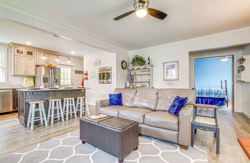 Green Lake House | Lavish House w/Patio - 2 Blocks to Green Lake!