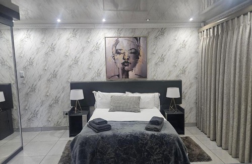 Kimberley House | Lavish Place of Comfort