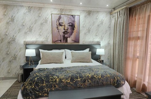 Kimberley House | Lavish Place of Comfort