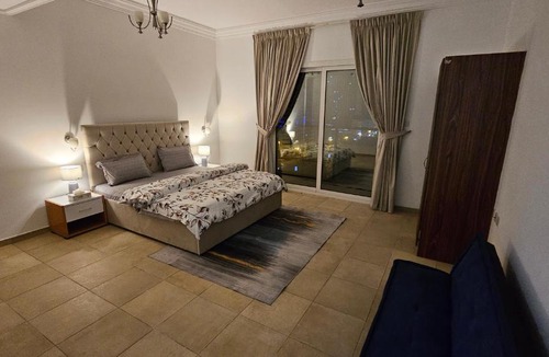 Abu Shagara House | Lavish Private Rooms