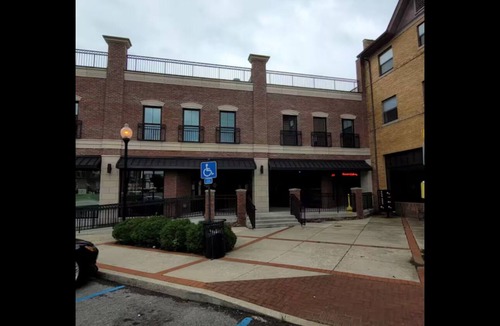 Elizabethtown Condo | Lavish Rooftop Condo B with free ev charging for any vehicle