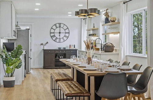 Riverview House | Lavishly West Seattle-Mins to Everything~Family Getaway and Superb bedrooms