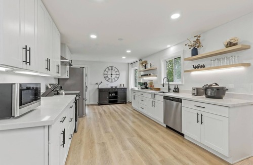 Riverview House | Lavishly West Seattle-Mins to Everything~Family Getaway and Superb bedrooms