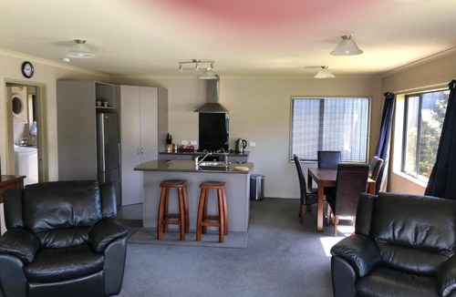 Lawrence Apartment | Lawrence Townhouse Accommodation 16A
