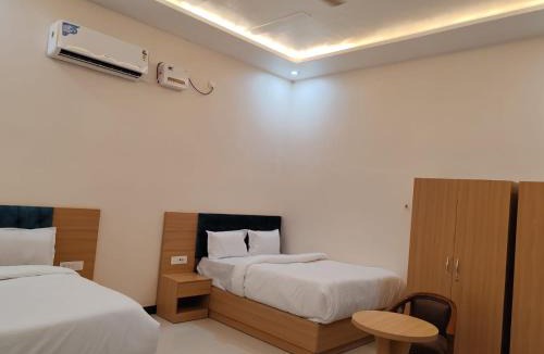 Barsana Hotel | Laxmi Sewa Sadan