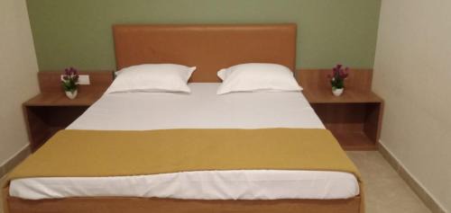 Anna Nagar Hotel | Laya Crest