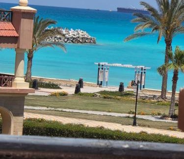 Sidi Abd El-Rahman Ski Chalet | Lazordy bay chalet (X7)