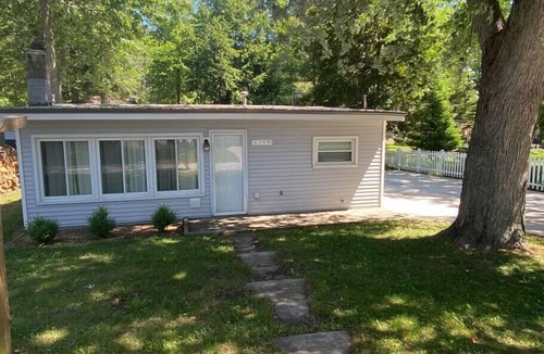 Cadillac House | Lazy Acorn "The Blue Gill" on Lake Mitchell