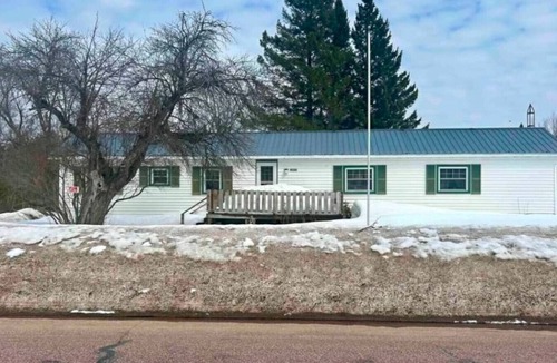 Shingleton House | Lazy Bear Lodge-Adventure & Relaxation for You!