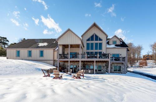 Waterfront Greens House | Lazy Creek