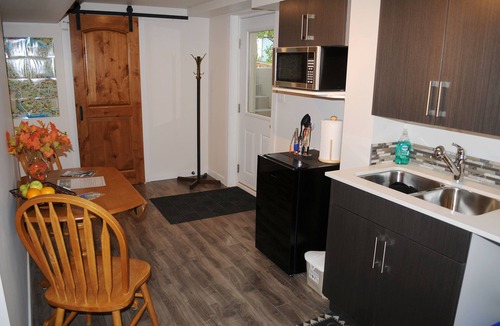 Okanagan-Similkameen House | Lazy Days on Leir Cozy 2BR Suite Near Beach & Wineries