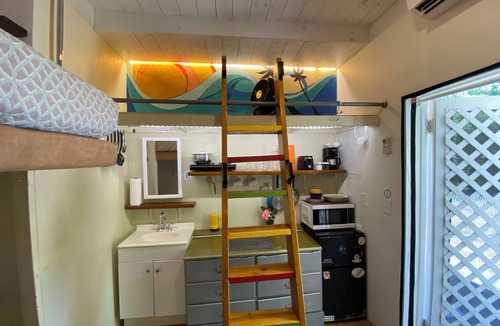 Nazareth Apartment | Lazy Loft: Tiny Room Loft Queen w Pool