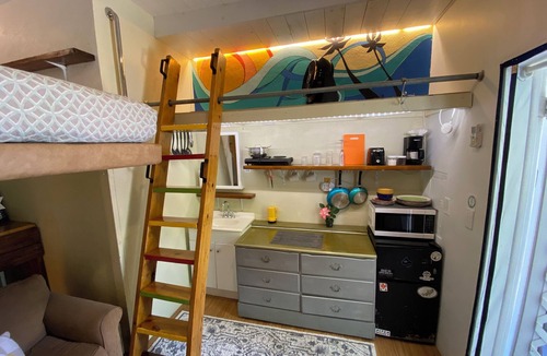 Nazareth Apartment | Lazy Loft: Tiny Room Loft Queen w Pool