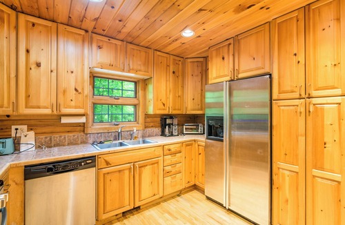 Whittier Cabin | Lazy Log Landing - Mountain Cabin surrounded by Creek Sounds