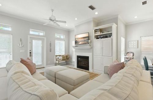 Crystal Shores House | Lazy Magnolia