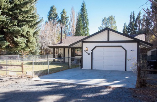 Peter Pan Cabin | Lazy Meadow, Game Room, Hot Tub, 5 min from anything Big Bear