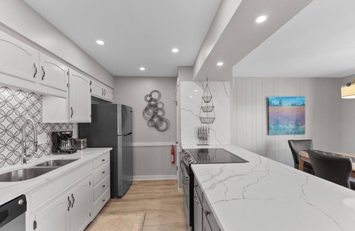 Dillon Condo | Lc305ad2