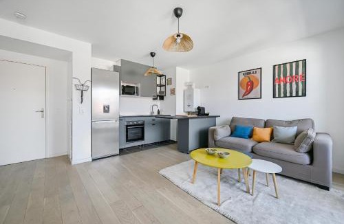 Pierrefitte-sur-Seine Apartment | Le 197 - Balcon - Proche Paris & Stade de France