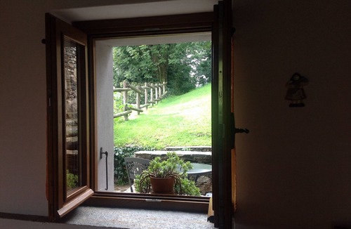 Comero House | Le 2 formiche - Eli: rustic with terrace and garden