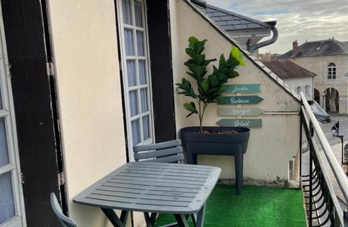 La Roche-Guyon Apartment | Le 24 Bis