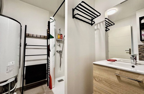 La Roque-d'Antheron Apartment | Le 29 Grimaldi, charming quiet studio, close to the Piano Festival and the Luberon.
