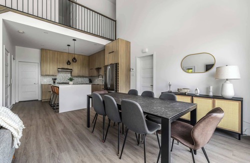 Notre-Dame-de-Pontmain Ski Chalet | Le 83 Chalet moderne sur lac navigable avec spa