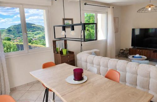 Vals-pres-le-Puy House | Le balcon de Compostelle