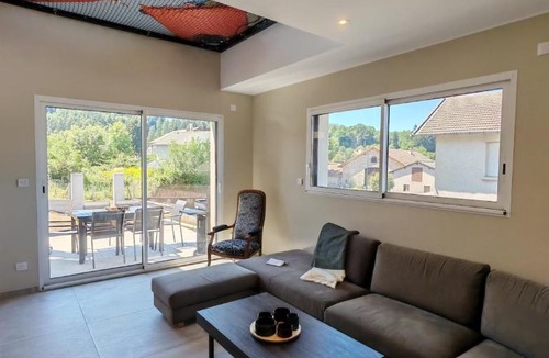 Saint-Julien-Chapteuil House | Le balcon de Monac